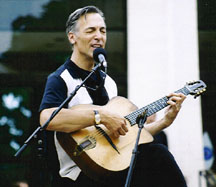 Paul Mehling sings at 2007 Jazz in June [Photo by Rich Hoover]