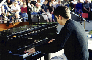 Eldar Djangirov at the 2004 Jazz in June concert. [Photo by Rich Hoover]