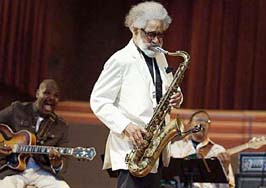Sonny Rollins with guitarist Bobby Broom and bassist Bob Cranshaw [Courtesy Chicago Tribune]